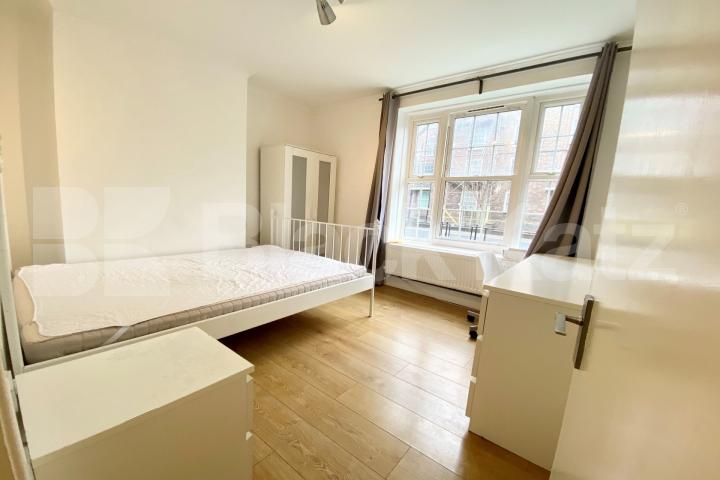			LET , 3 Bedroom, 1 bath, 0 reception Apartment			 Rockingham street, Borough